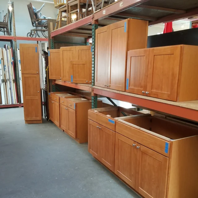 Our Aberdeen store just received this gorgeous contemporary 10-piece cherry wood Shaker-style cabinet set. It's in great condition with no damage and it comes with two sink box cabinets, five uppers, four lowers, and one pantry. This would turn any kitchen into a real looker!Measurements of Cabinets:1.) 33 x 34.5 x 25 (Lower & Sink Box)2.) 36 x 34.5 x 25 (Lower)3.) 36 x 34.5 x 25 (Lower & Sink Box)4.) 37 x 34.5 x 25 (Lower)5.) 18 x 84 x 25 (Pantry)6.) 33 x 21 x 13 (Upper)7.) 36 x 30 x 13 (Upper)8.) 36 x 36 x 13 (Upper)9.) 36.75 x 30 x 13 (Upper)10.) 37 x 18 x 13 (Upper)AberdeenID: 96167$1800You can place a 24 hour hold on this item by calling (360) 637-9324 and requesting a hold on item ID 96167#Cabinet #Cabinets #CabinetSet #CherryCabinets #ShakerStyleCabinets #ShakerStyle #Shaker #Cherry #CherryWood #SinkBox #Pantry #Aberdeen #KitchenReno #KitchenMakeover #KitchenRedesign #InteriorDesign #Salvage #Earthwise