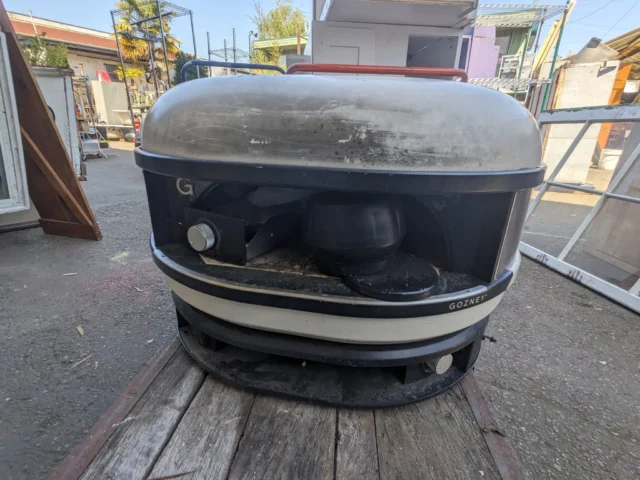 EDIT: Sold, thank you!This Gozney Dome pizza oven works effortlessly for both beginners and seasoned chefs, reaching temperatures in excess of 950ºF so you can cook pizza in 60 seconds flat. Dome easily switches between wood or the rolling gas flame and holds its heat, so you can experience better-than-restaurant-quality pizza in your own backyard. And next-level pizza is just the beginning—with Dome accessories you can roast, smoke, steam, and bake, as well. This Gozney Dome is used, but in overall good shape and ready to be re-assembled and cook a mean pizza in no time. These ovens retail for over $2000 brand new, so if you love pizza like you love a good deal, hurry in to Earthwise Seattle and snag this oven while you can!Measures 27"W x 18"H x 24"DSeattleID: 96289$750You can place a 24 hour hold on this item by calling (206) 624-4510 and requesting a hold on item ID 96289#Gozney #GozneyDome #GozneyDomePizzaOven #Pizza #PizzaOven #BackyardPizzaOven #Chef #CulinaryArts #CulinaryDelight #PizzaDiPasta #PizzaRestaurant #PizzaParlor #Roast #Smoke #Steam #Bake #WoodFirePizza #Salvage #Seattle #Earthwise