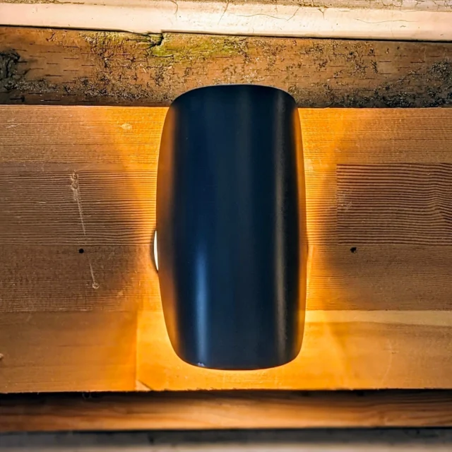 How about some high design lighting from Italy? These Fontana Arte Lo 2 sconces have a soft, curved articulated shade that allows for the light to be uniquely cast on the wall. They look super cool either vertically or horizontally oriented and set the smoothest vibe possible in any living space. We have four in stock currently and they retail brand new for $480 each, so you can class up your place AND get a great deal. Happy Friday!Measures 4"W x 6.5"L x 4.5"DSeattleID: 97541$225You can place a 24 hour hold on this item by calling (206) 624-4510 and requesting a hold on item ID 97541#FontanaArte #Italian #Italy #ItalianDesign #InteriorLighting #DesignerLighting #Lighting #Sconce #Sconces #Vibes #GoodLightingVibes #ChillVibes #MoodLighting #ModernLighting #Salvage #Seattle #Earthwise