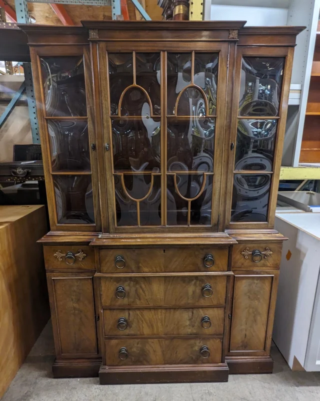 Once you see the magic of the bubble glass, there's no going back! It draws you in, compels you! How did it get here and why? Some things are best left to wonder, but this vintage Saginaw Furniture Shop hutch is the real deal and it's beautiful. Adorned with hand carved details and unique bubble glass cabinet doors, and it also comes with a foldout secretary desk with extra storage. Overall it's in good condition and is ready to make a statement in any living space!Measures 50.75"W x 14.75"D x 73.75"HSeattleID: 97342$525You can place a 24 hour hold on this item by calling (206) 624-4510 and requesting a hold on item ID 97342#BubbleGlass #Bubble #VintageBubbleGlassCabinet #Hutch #Furniture #VintageFurniture #Antique #AntiqueFurniture #Woodwork #Glasswork #Cabinet #VintageCabinet #Storage #Classy #ClassyFurniture #Saginaw #SaginawFurnitureShop #Seattle #Salvage #Earthwise